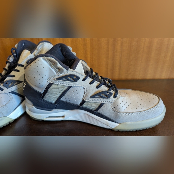 Nike Air Trainer SC Highs - Georgetown Colors - Picture 6 of 10